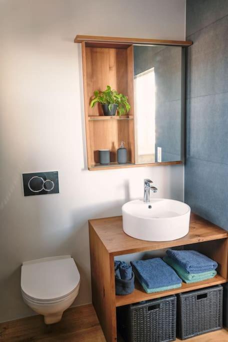 Seesicht Und Charmante Wohnung Bei Hanni Und Ueli Bottighofen ภายนอก รูปภาพ