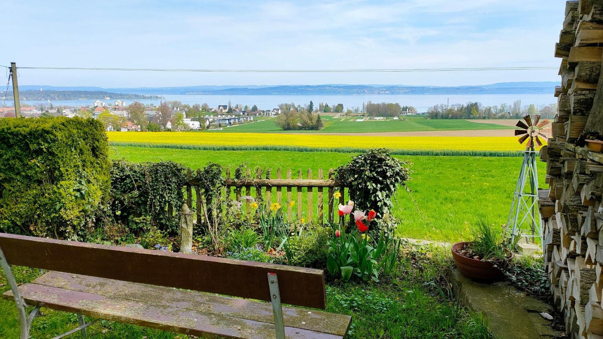 Seesicht Und Charmante Wohnung Bei Hanni Und Ueli Bottighofen ภายนอก รูปภาพ